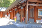 北海道神宮 本殿内で御祈祷を受けている祈願者の様子