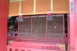 笠間稲荷神社 本殿内で御祈祷を受けている七五三ご家族の様子