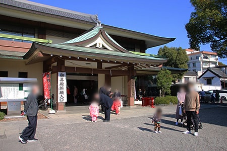 亀戸天神社 祈祷受付のある社務所の様子