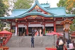 多摩川浅間神社 本殿前で記念撮影の様子