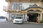 多摩川浅間神社 駐車場と同じフロアにある社務所入口の様子